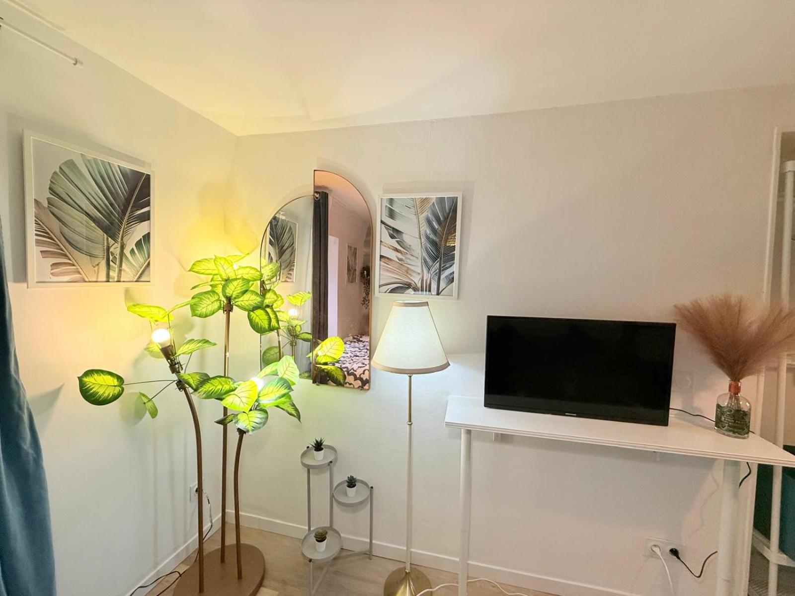 Appartement Cosy Azur & Corail ! 2ch Proche De Verdun *